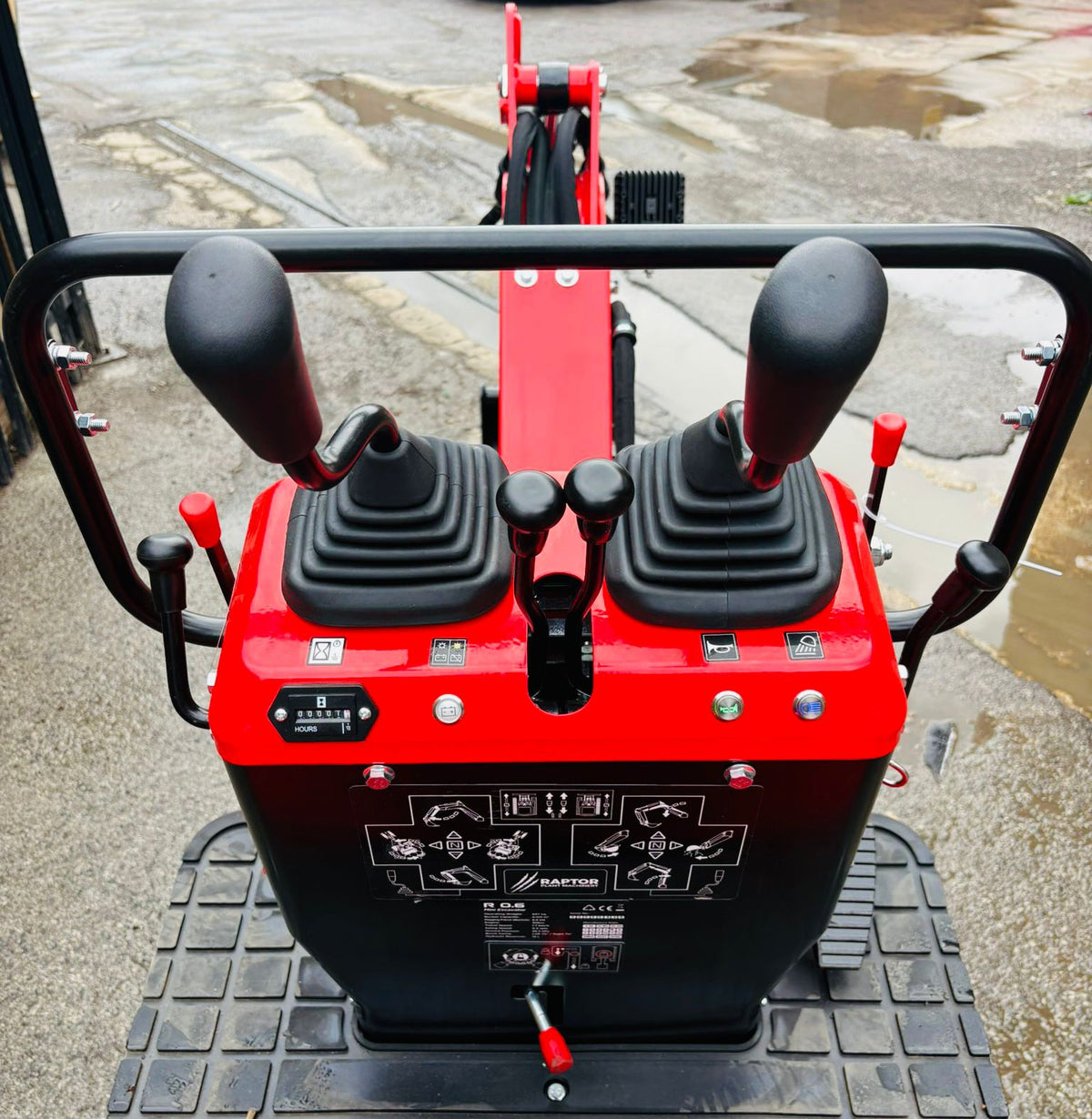 R-0.6 Mini Excavator